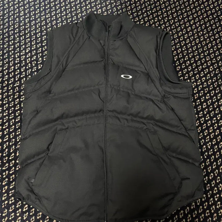 [BUNJANG] Oakley Black Padded Vest / 오클리 블랙 패딩 조끼