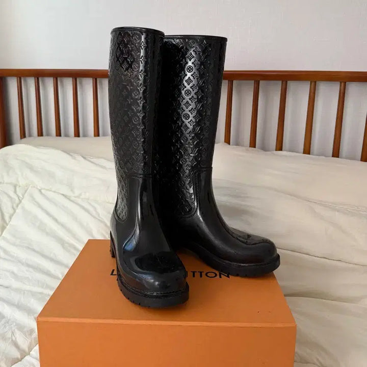 [BUNJANG] Louis Vuitton Monogram Rain Boots / 루이비통 블랙 모노그램 장화 레인부츠 38