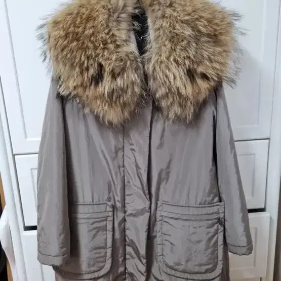 [SOLD OUT] 너구리털카라 패딩