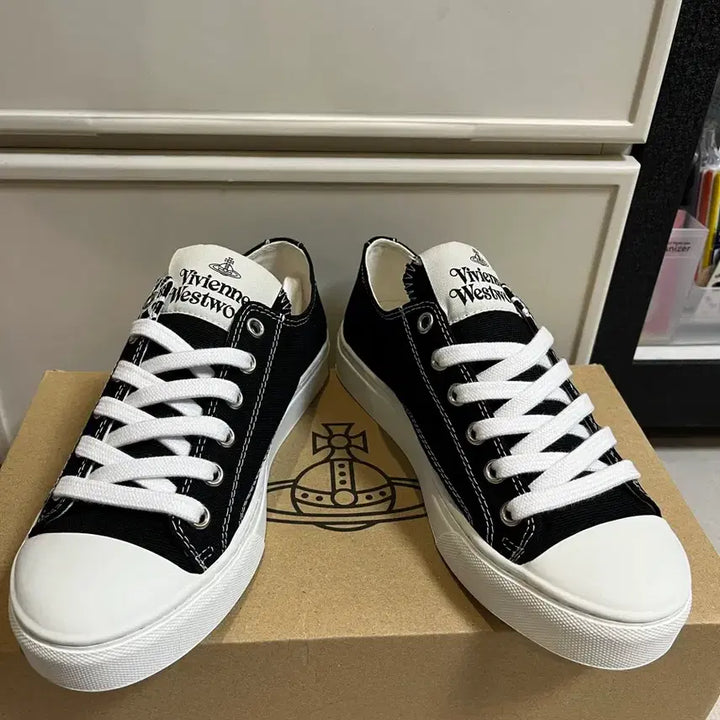 [BUNJANG] Vivienne Westwood Plimsoll Low Top (Size 37) / 비비안웨스트우드 플림솔 로우탑 37사이즈 판매합니다(새상품)