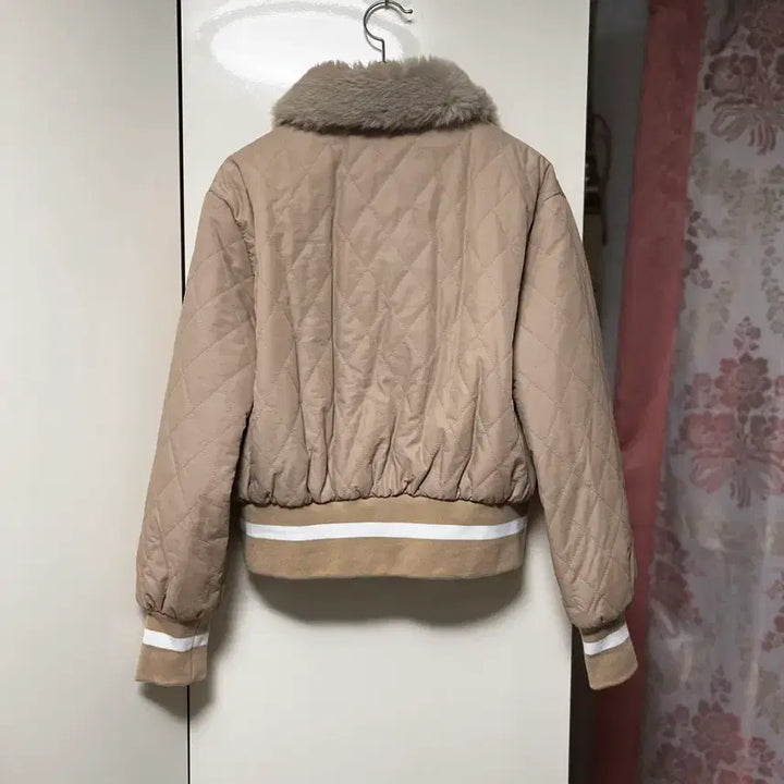 [BUNJANG] Short Quilted Padded Jacket (Beige) / 퍼 카라 퀄팅 누빔 숏 패딩 (베이지)
