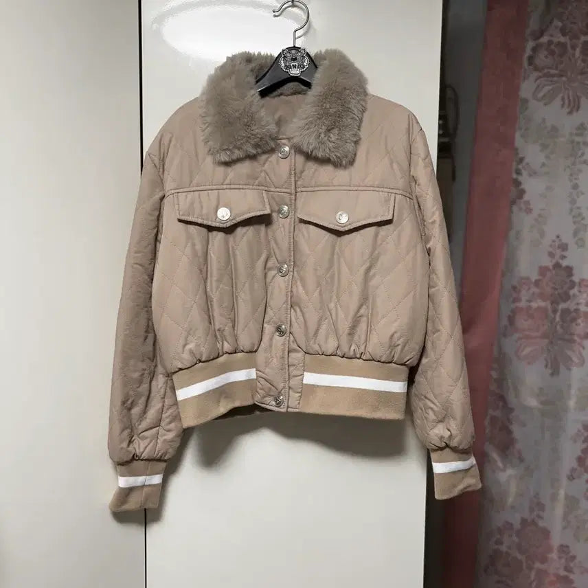 [BUNJANG] Short Quilted Padded Jacket (Beige) / 퍼 카라 퀄팅 누빔 숏 패딩 (베이지)