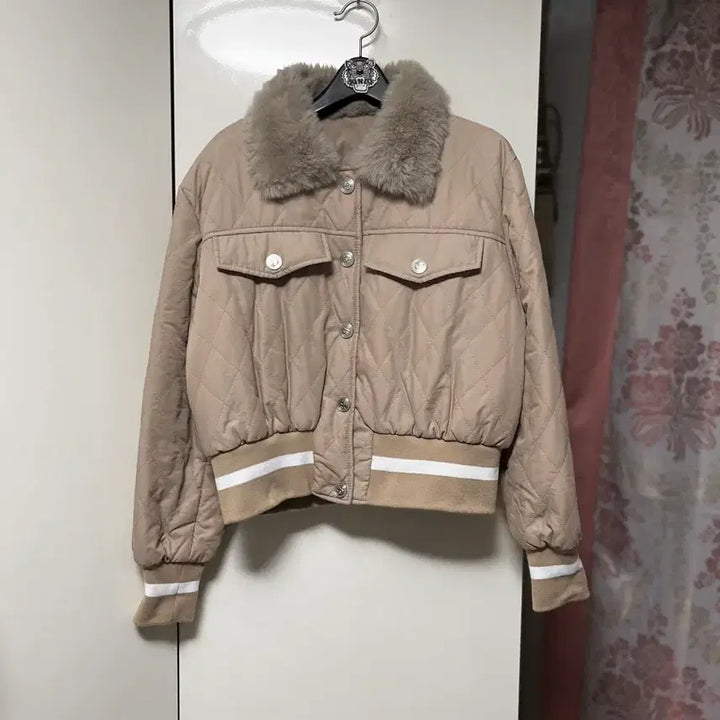 [BUNJANG] Short Quilted Padded Jacket (Beige) / 퍼 카라 퀄팅 누빔 숏 패딩 (베이지)