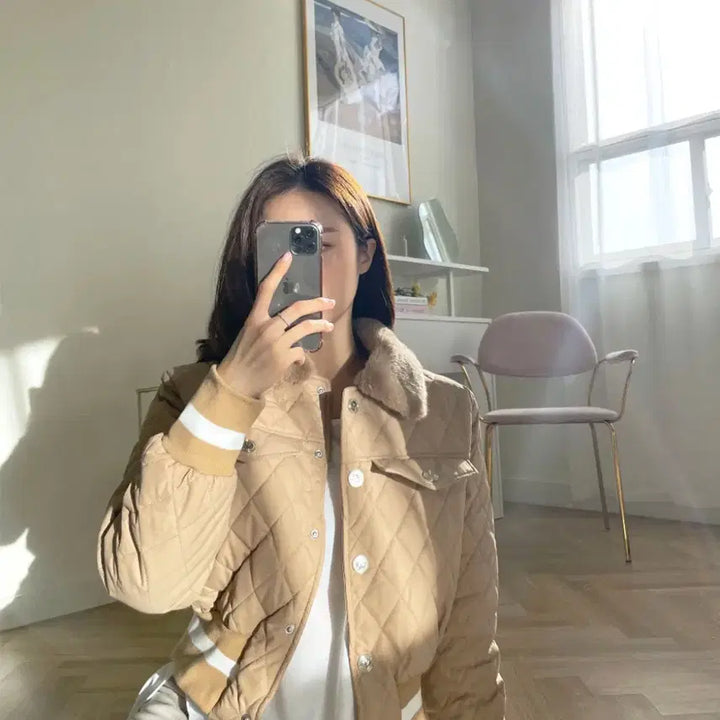 [BUNJANG] Short Quilted Padded Jacket (Beige) / 퍼 카라 퀄팅 누빔 숏 패딩 (베이지)