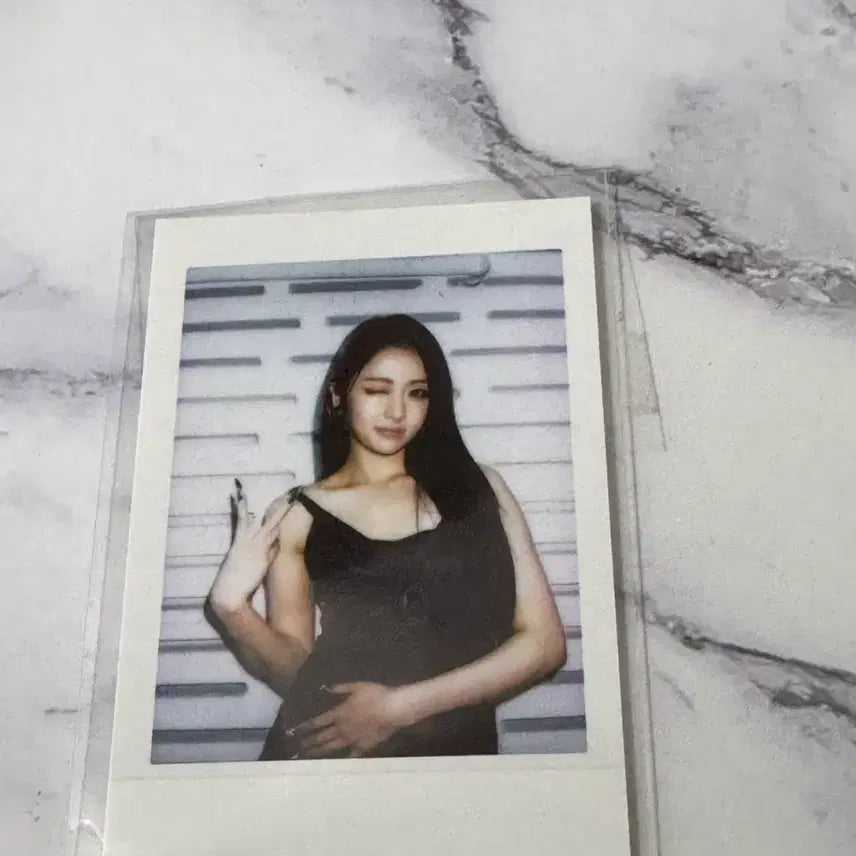 르헤라핌 허윤진 YUNJIN 폴라로이드 특전