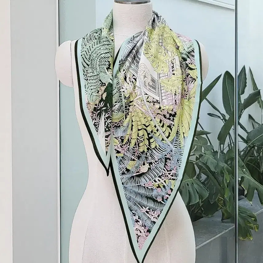 [BUNJANG] Floral Pattern Scarf Green / 플라워 패턴 스카프 그린