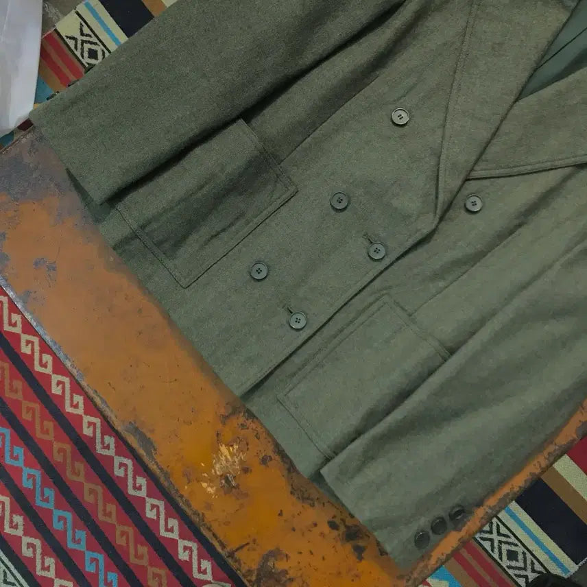 [BUNJANG] Givency 90s Khaki Double Button Wool Jacket / 90s 지방시 카키색 더블 버튼 울 자켓 여성 44 55 사이즈