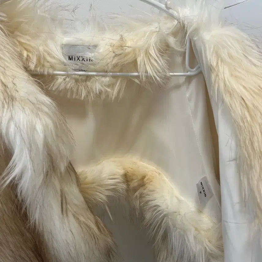 [BUNJANG] MIXXIN Ivory Fur Jacket / MIXXIN 아이보리 퍼 자켓