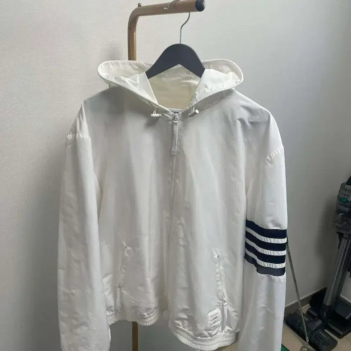 [BUNJANG] Thom Browne 4-Size Hooded Windbreaker / 톰브라운 삼선 후드 바람막이 4사이즈