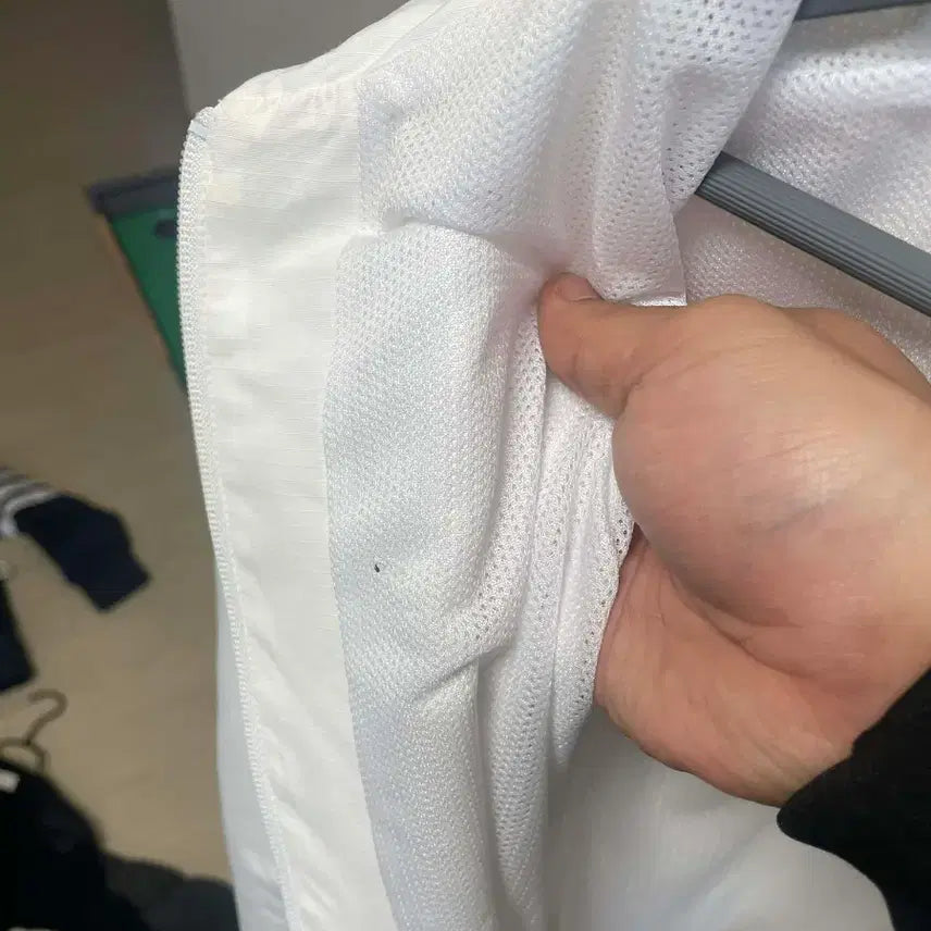 [BUNJANG] Thom Browne 4-Size Hooded Windbreaker / 톰브라운 삼선 후드 바람막이 4사이즈