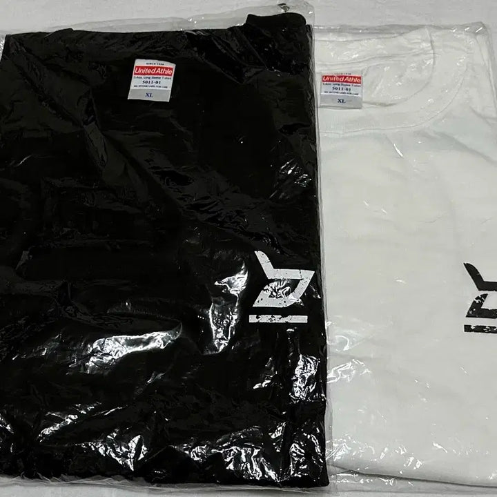 [SOLD OUT] 블락비 공식 콘서트 md 굿즈 긴팔티 티셔츠 일본 지코 태일 박경 유권