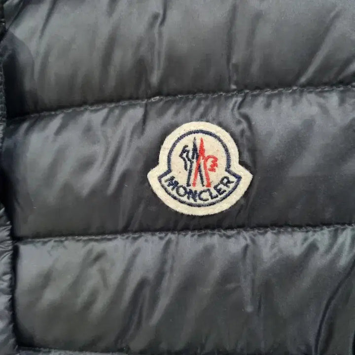 [BUNJANG] Moncler Lightweight Padded Vest / 몽클레어 경량패딩조끼