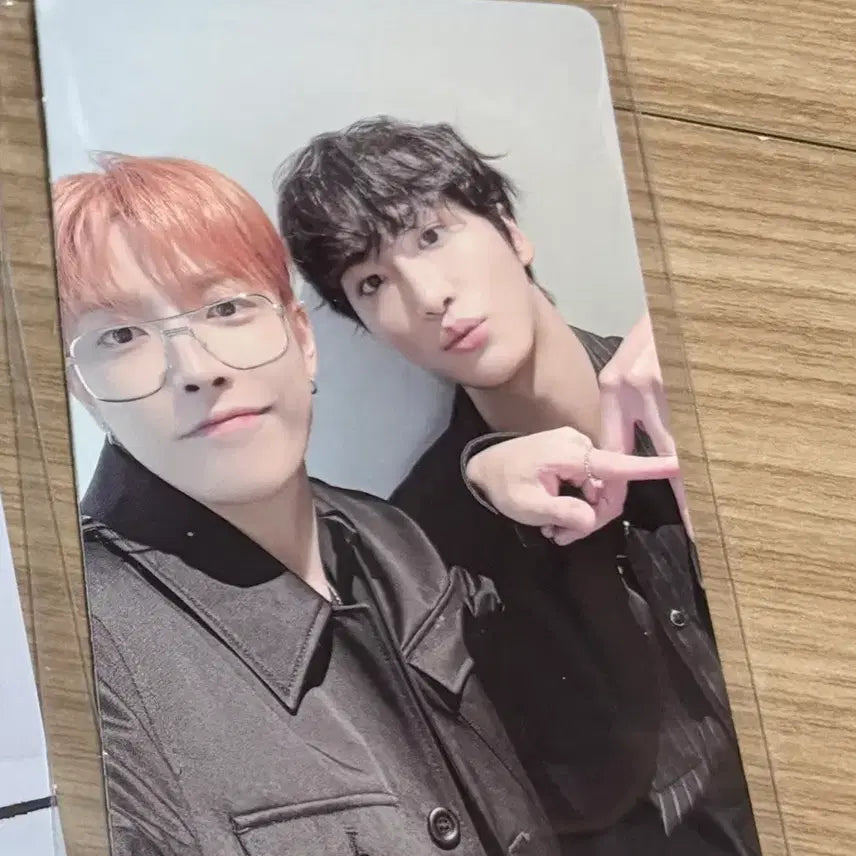 에이티즈 8룸 에잇룸 맏즈 미개봉 포카 럭드