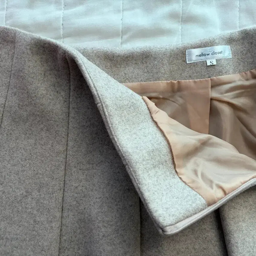 [BUNJANG] Mellow Closet Flare Wool Skirt - Oatmeal / 멜로우클로젯 플레어 울스커트 S 오트밀