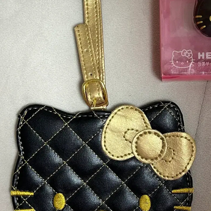 [BUNJANG] Hello Kitty Card Holder Name Tag / 새상품 고전 키티 카드 홀더 네임택