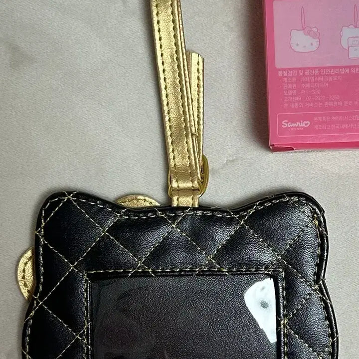 [BUNJANG] Hello Kitty Card Holder Name Tag / 새상품 고전 키티 카드 홀더 네임택