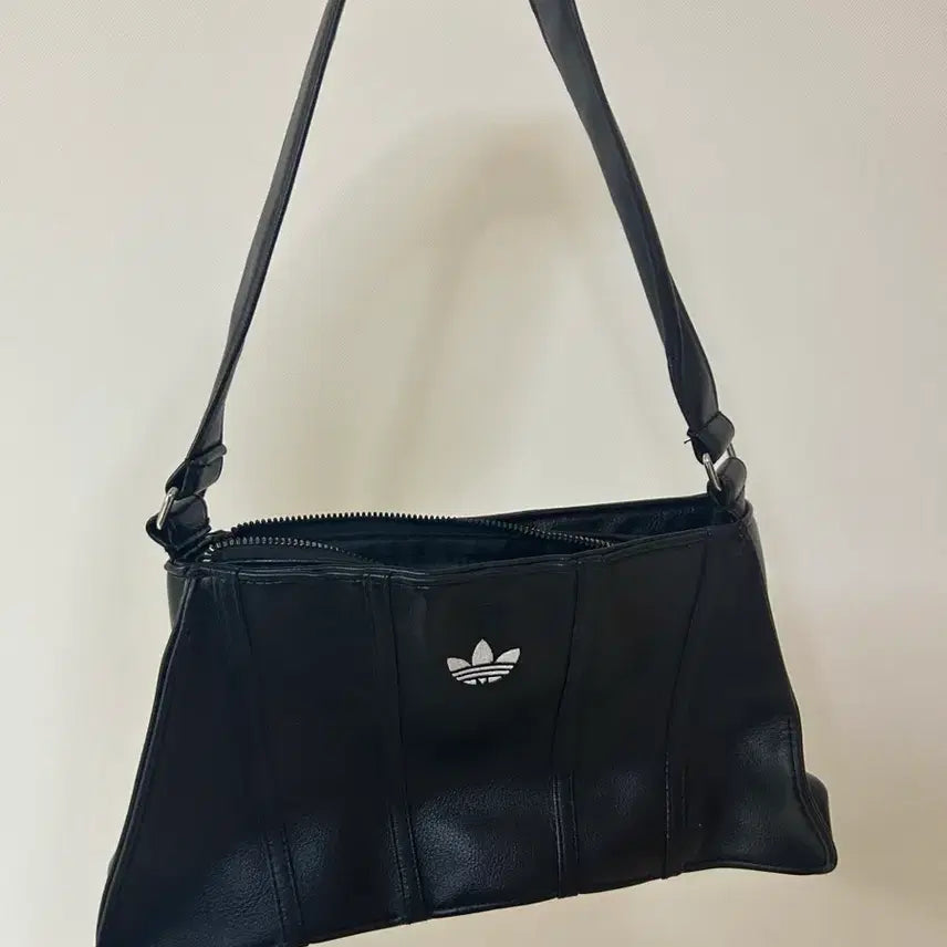 [BUNJANG] Adidas Black Shoulder Bag / 아디다스 블랙 숄더백