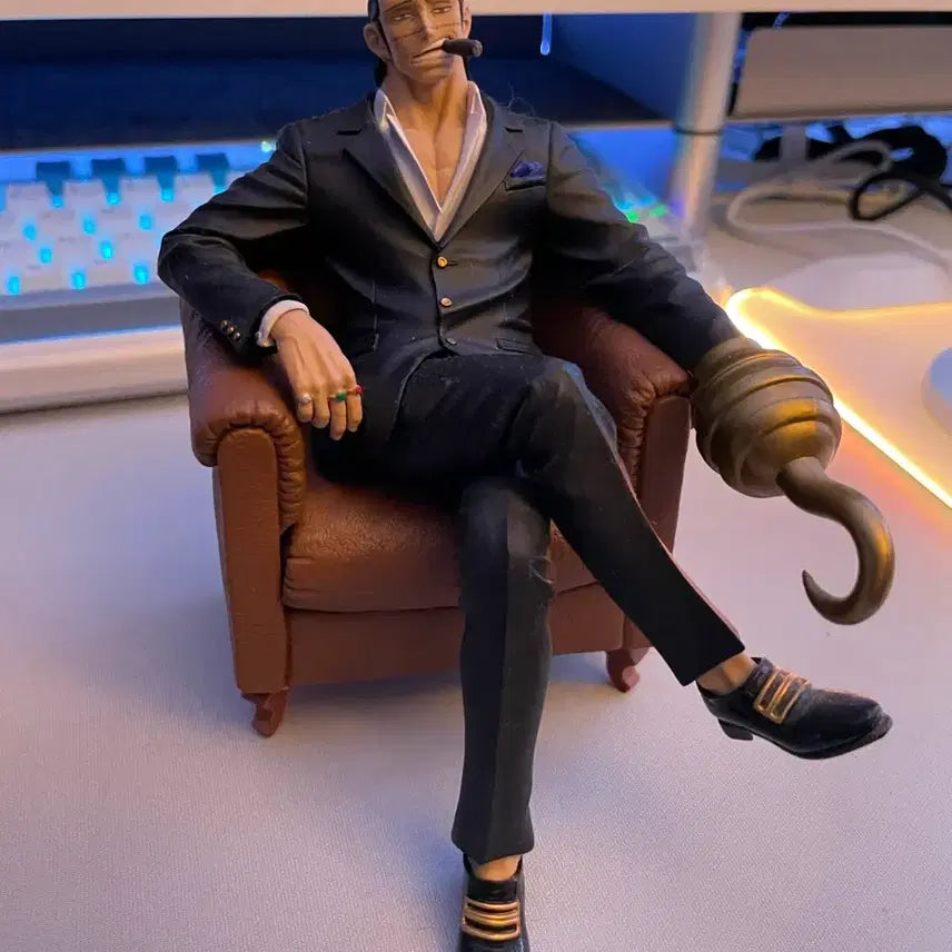 원피스 크로커다일 좌상 피규어