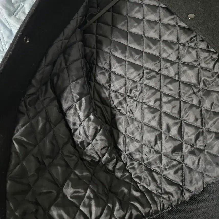 [BUNJANG] Darkroom Studio Varsity Jacket / 다크룸 스튜디오 바시티 자켓 블랙 L