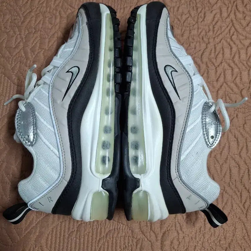 [BUNJANG] Nike Air Max 98 Women's Sneakers / 240 나이키 에어맥스98 여성 운동화 [2185]