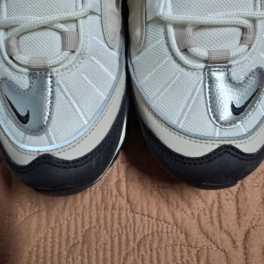 [BUNJANG] Nike Air Max 98 Women's Sneakers / 240 나이키 에어맥스98 여성 운동화 [2185]