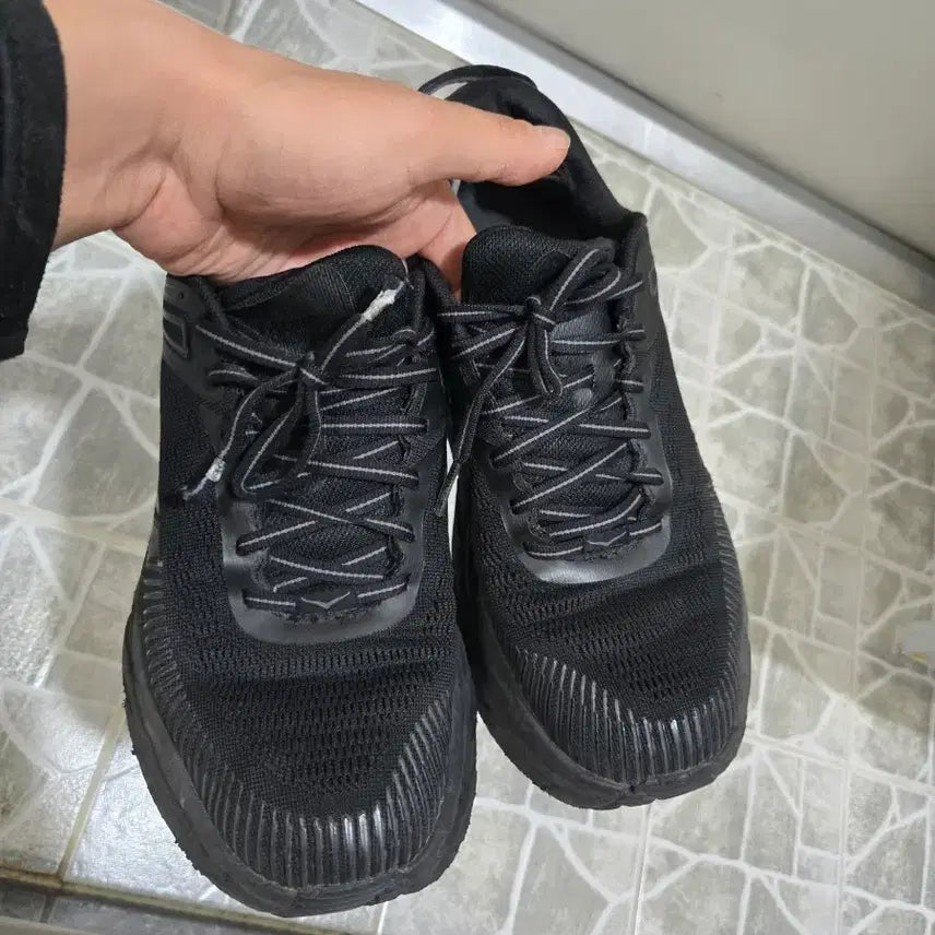 [BUNJANG] Hoka Bondi Black Sneakers 265mm / 호카 본디 검정 운동화 265 전투용으로 신으실분민