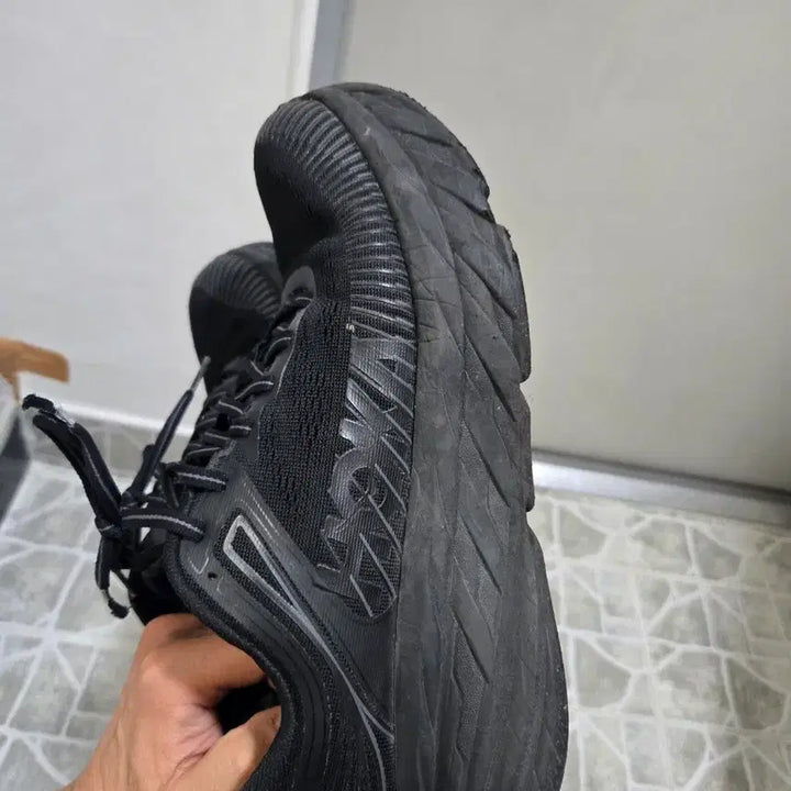 [BUNJANG] Hoka Bondi Black Sneakers 265mm / 호카 본디 검정 운동화 265 전투용으로 신으실분민