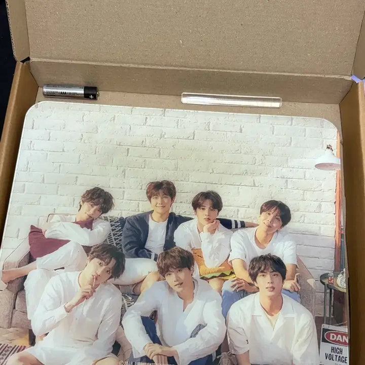 bts 오늘전시회 포토카드 + 아크릴 led 시계 일괄