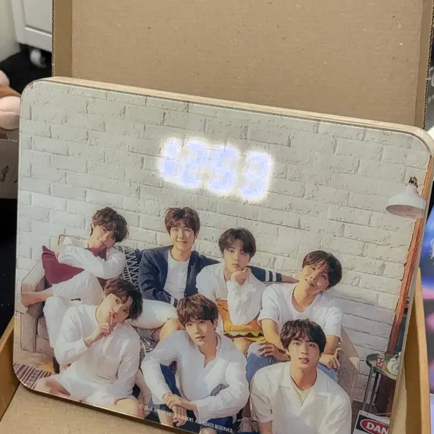 bts 오늘전시회 포토카드 + 아크릴 led 시계 일괄