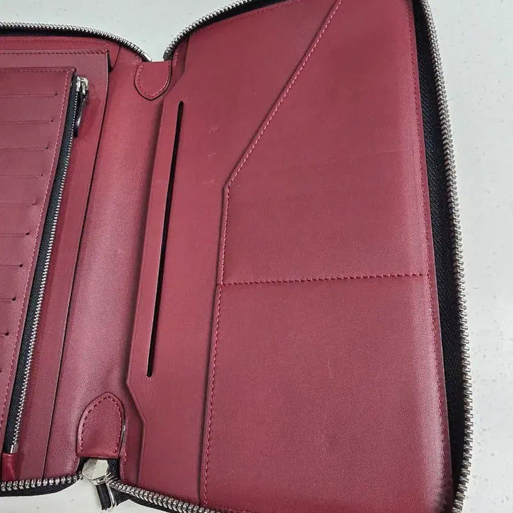 [BUNJANG] Cartier Black Clutch Wallet / 까르띠에 블랙 클러치 겸 지퍼 장지갑 / 판매