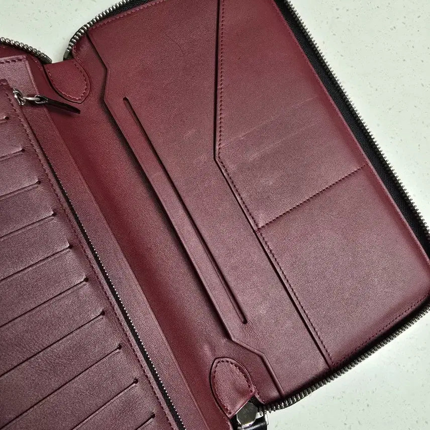 [BUNJANG] Cartier Black Clutch Wallet / 까르띠에 블랙 클러치 겸 지퍼 장지갑 / 판매