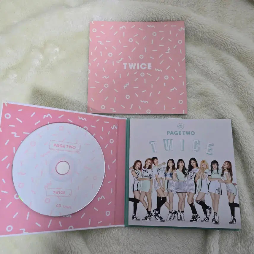 트와이스 태국 Page Two 앨범(PAGE TWO Thailand)