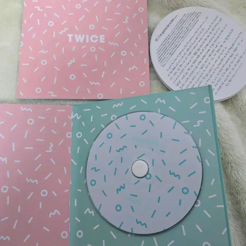 트와이스 태국 Page Two 앨범(PAGE TWO Thailand)