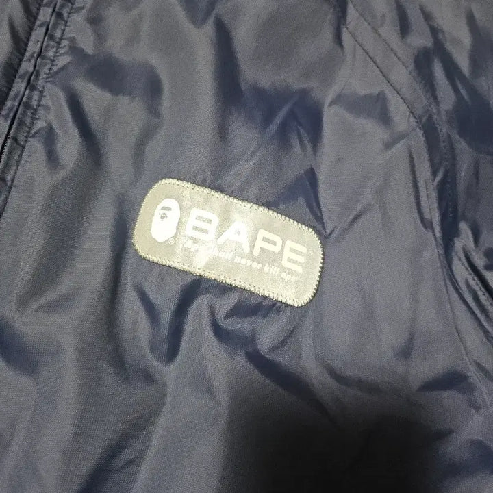 [BUNJANG] BAPE Ape Logo Windbreaker Jacket / M.  베이프 에이프 로고 바람막이 자켓