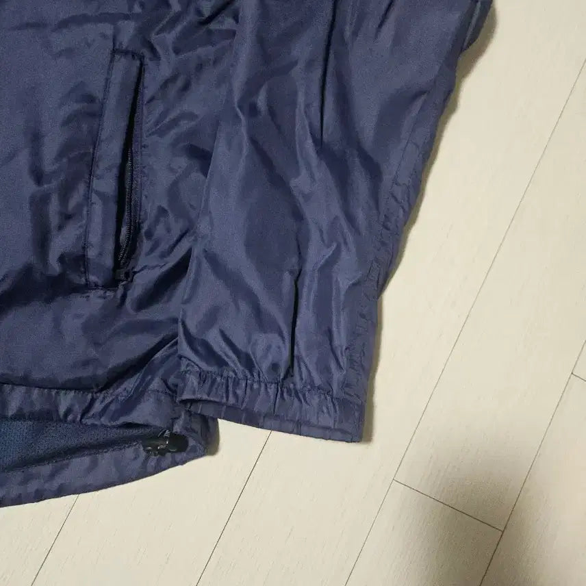 [BUNJANG] BAPE Ape Logo Windbreaker Jacket / M.  베이프 에이프 로고 바람막이 자켓