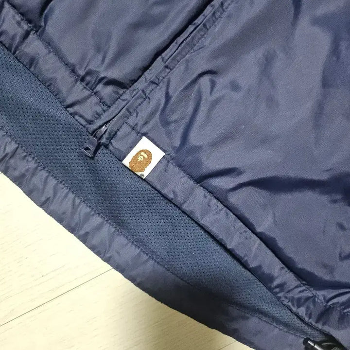 [BUNJANG] BAPE Ape Logo Windbreaker Jacket / M.  베이프 에이프 로고 바람막이 자켓