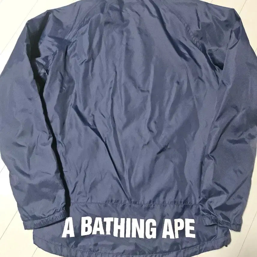 [BUNJANG] BAPE Ape Logo Windbreaker Jacket / M.  베이프 에이프 로고 바람막이 자켓
