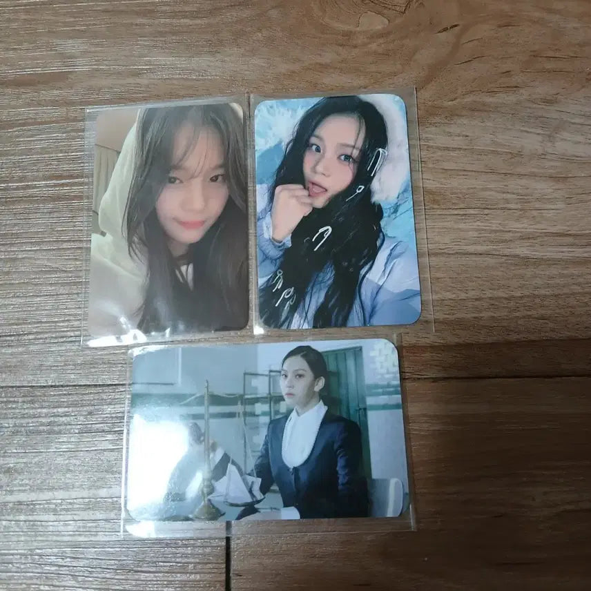 비비지,여자친구 엄지 포카 일괄로 팝니다