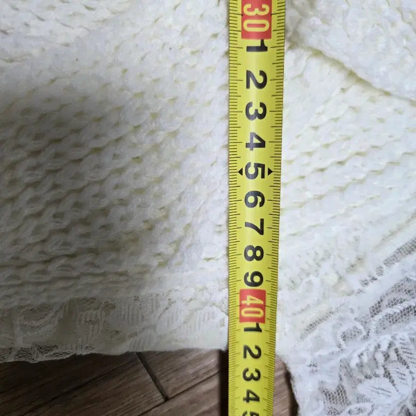 [BUNJANG] Ivory Lace Accented Cable Knit Sweater / 아이보리  레이스  배색.  꽈베이. 니트