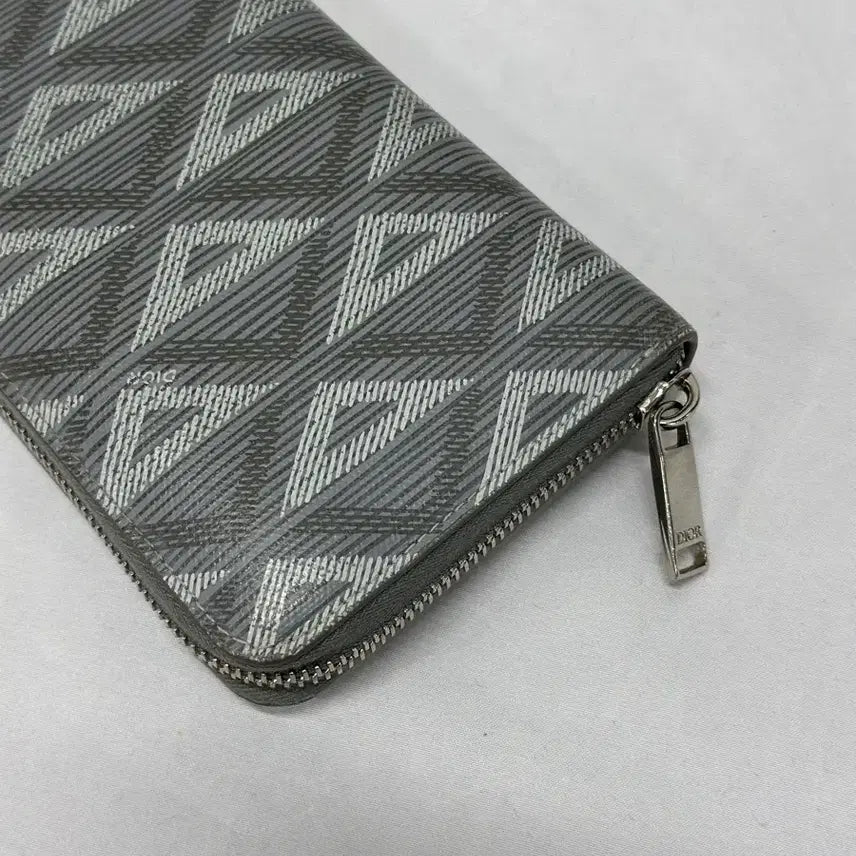 [BUNJANG] Dior CD Diamond Zip Wallet Gray / 디올 CD다이아몬드 지퍼돌이지갑 그레이