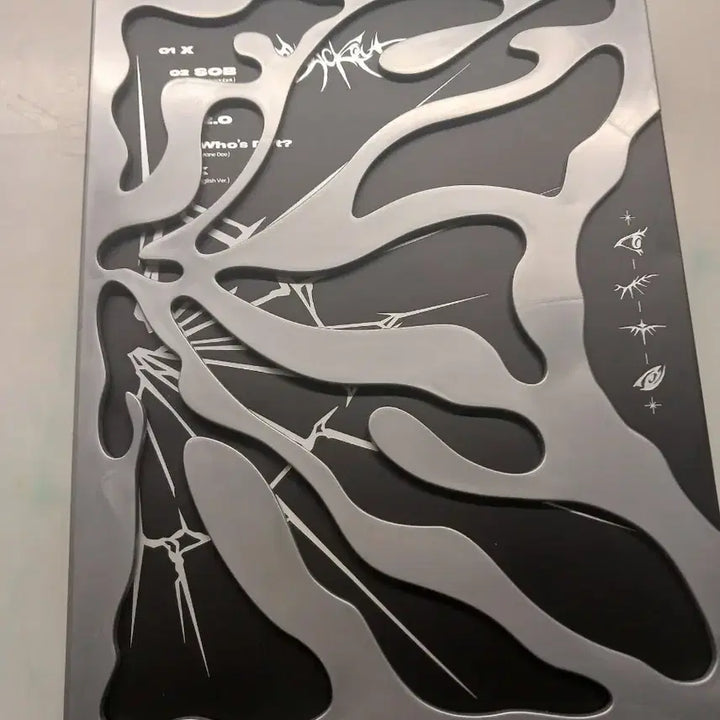 클로즈유어 아이즈 블랙아웃 앨범