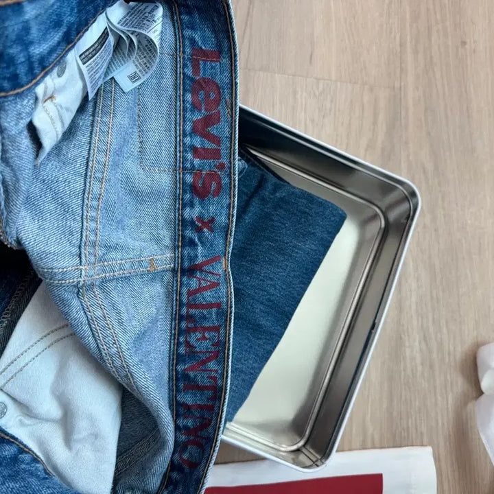 [BUNJANG] Levi's x Valentino 517 (27) / 귀한 레어템 리바이스 x 발렌티노 517 (27) 판매