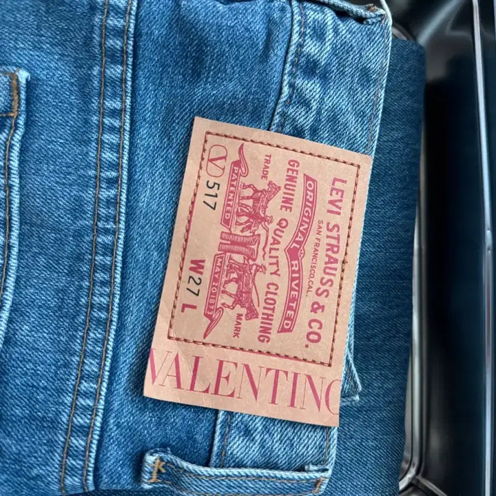 [BUNJANG] Levi's x Valentino 517 (27) / 귀한 레어템 리바이스 x 발렌티노 517 (27) 판매