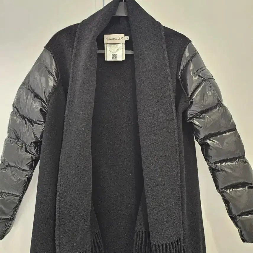 [BUNJANG] Moncler Mantella M Cape Style Padded Jacket / 몽클레어 만텔라 M (숄 패딩)