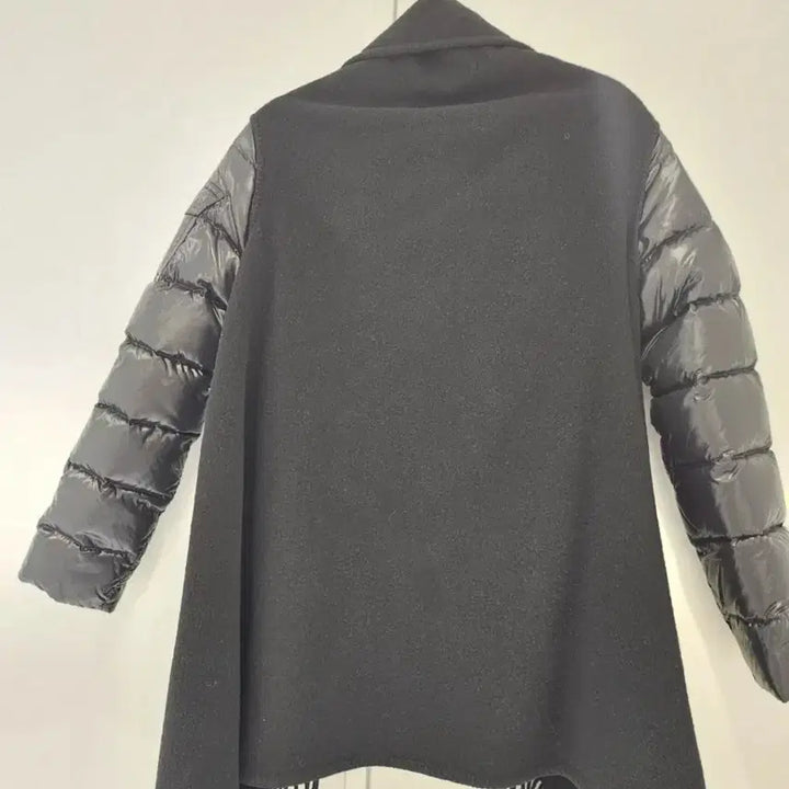 [BUNJANG] Moncler Mantella M Cape Style Padded Jacket / 몽클레어 만텔라 M (숄 패딩)