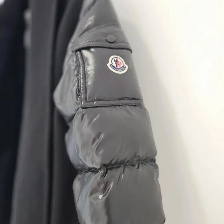 [BUNJANG] Moncler Mantella M Cape Style Padded Jacket / 몽클레어 만텔라 M (숄 패딩)