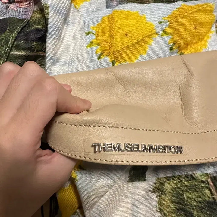 [BUNJANG] The Museum Visitor Backpack Bag / 더뮤지엄비지터 백팩 가방