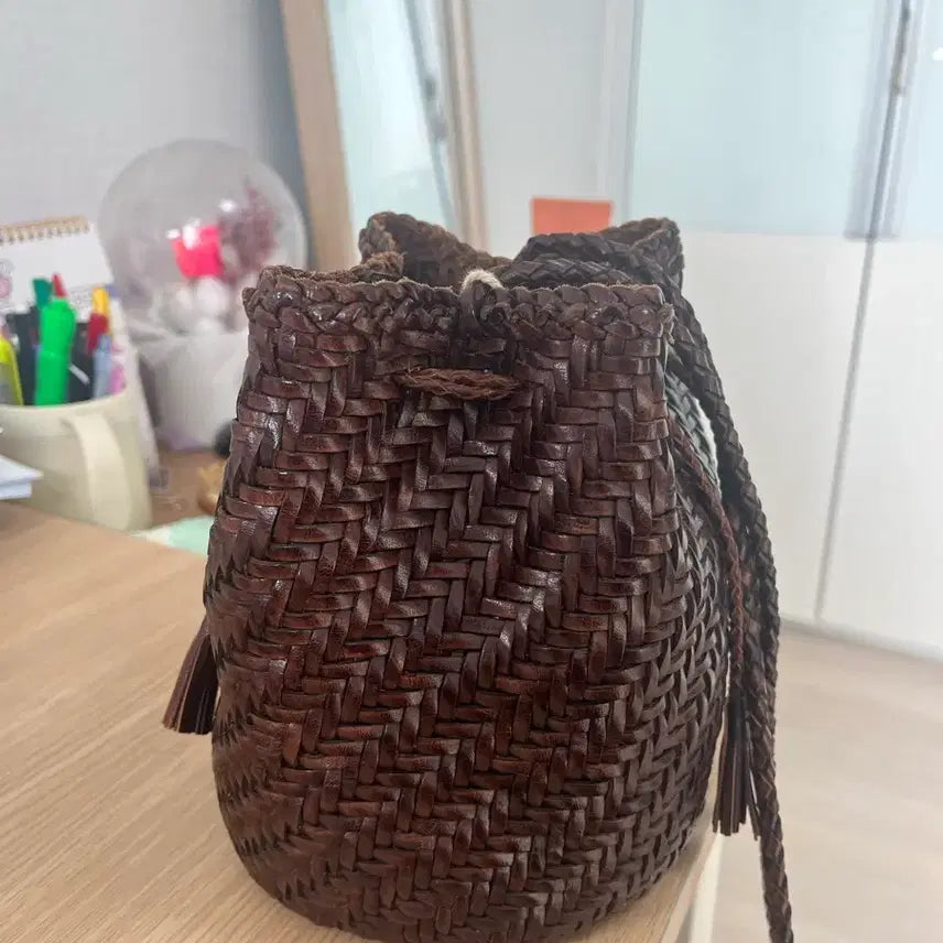 [BUNJANG] Dragon Diffusion Pom Pom Dark Brown Handbag / 드래곤디퓨전 폼폼 다크브라운