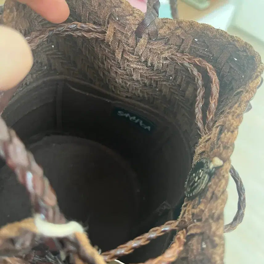 [BUNJANG] Dragon Diffusion Pom Pom Dark Brown Handbag / 드래곤디퓨전 폼폼 다크브라운