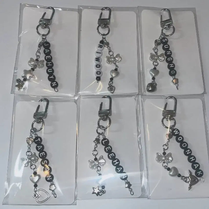 [BUNJANG] Ateez Initial Beaded Keychain / 가격인하) 보넥도 이니셜 키링 (재현 리우 성호 태산 이한 운학)